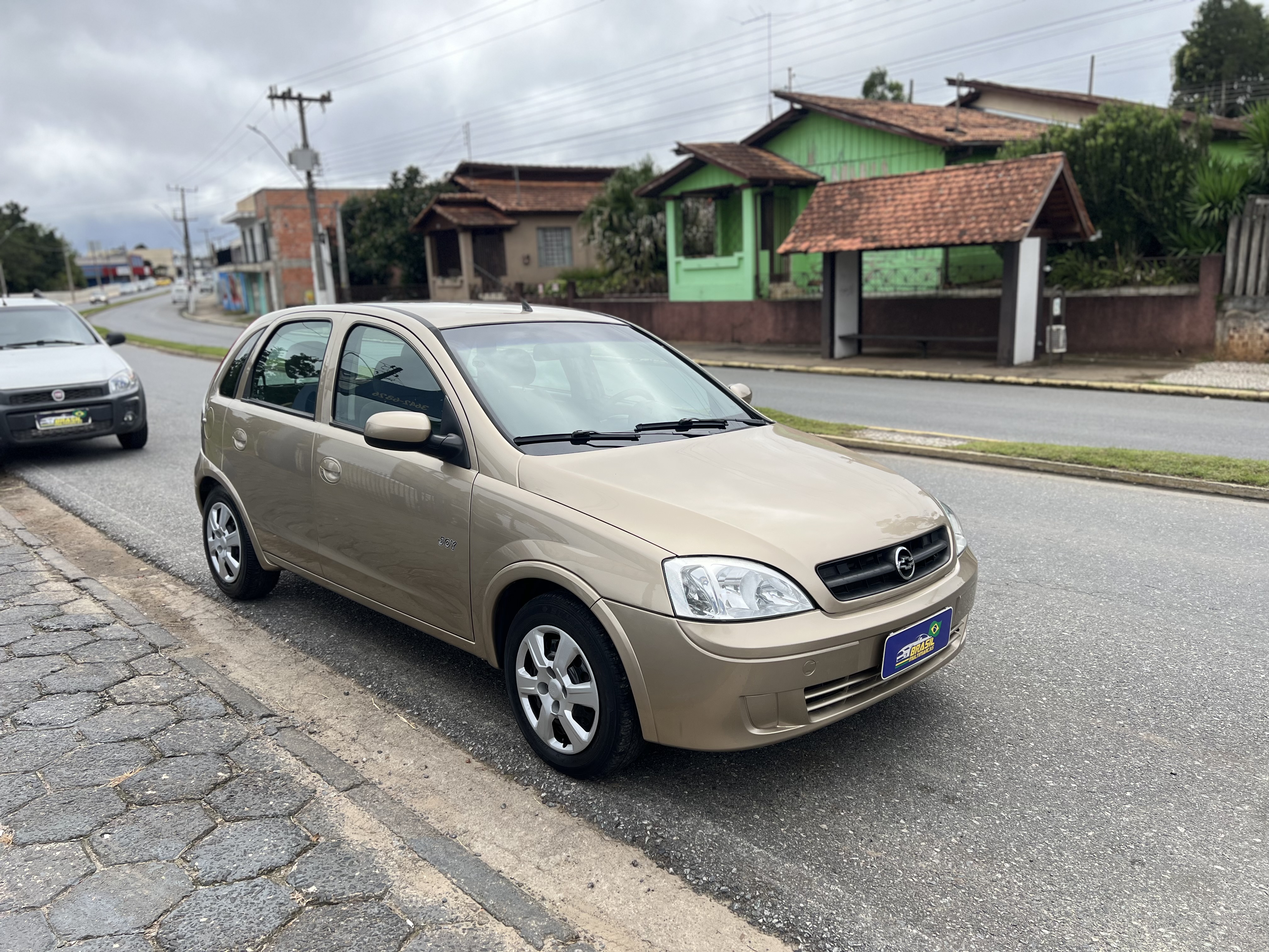 Corsa Hatch 1.0