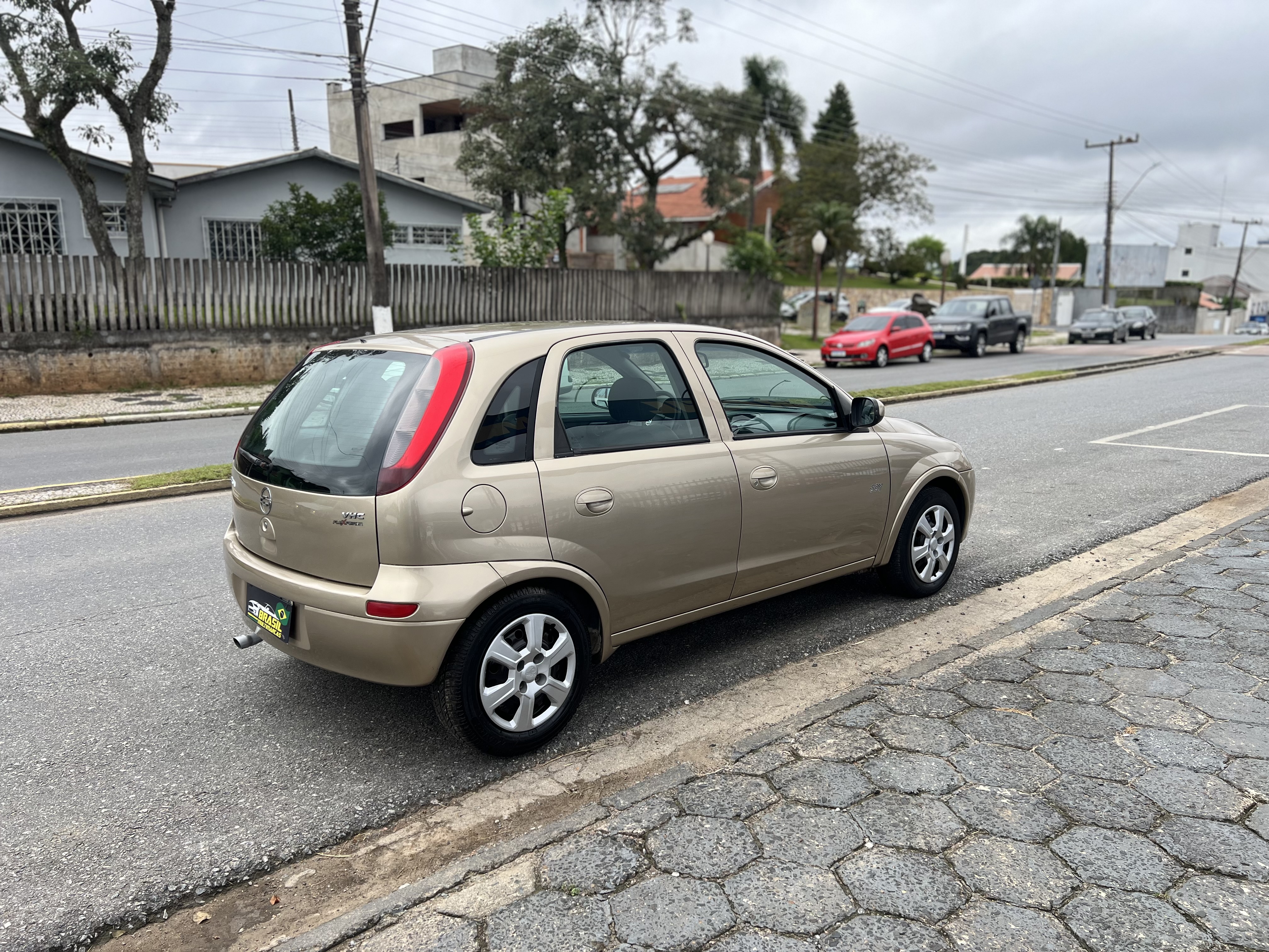 Corsa Hatch 1.0
